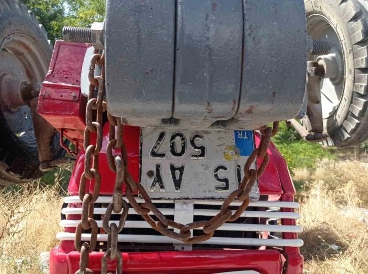 Burdur’da devrilen traktörün altında kalan 1 kişi ağır yaralandı
