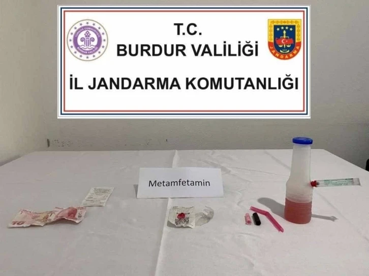 Burdur’da jandarma ekiplerinin uyuşturucu operasyonunda 3 şüpheli tutuklandı
