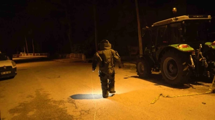 Burdur’da yol kenarına bırakılan şüpheli çanta ekipler tarafından fünye ile patlatıldı
