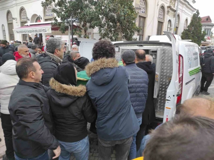 Çukura düşerek yaşamını yitiren genç iş insanı toprağa verildi