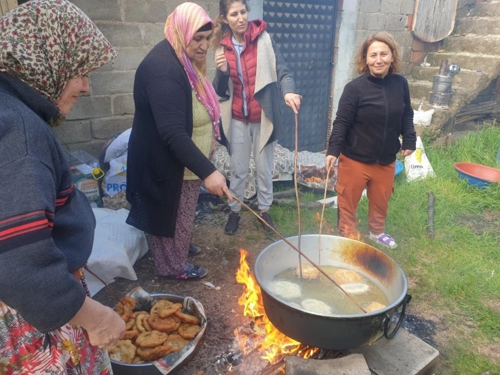 Burhaniye’ de Ramazan öncesi lokma hayırları arttı
