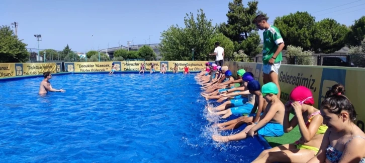 Burhaniye’de yüzme bilmeyen kalmayacak
