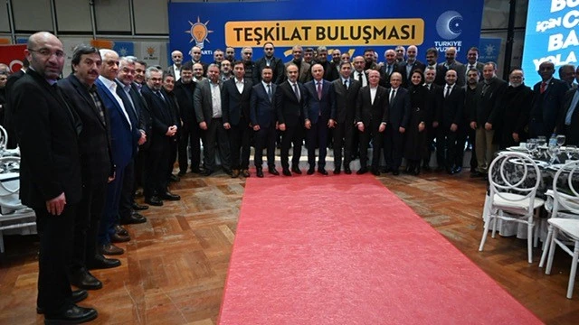 Bursa AK Parti seçim stratejisini belirleyerek sahaya indi 