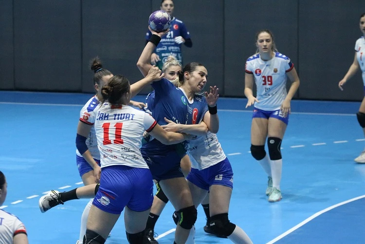 Bursa Büyükşehir Belediyespor, EHF Avrupa Kupası'nda tur kapısını araladı