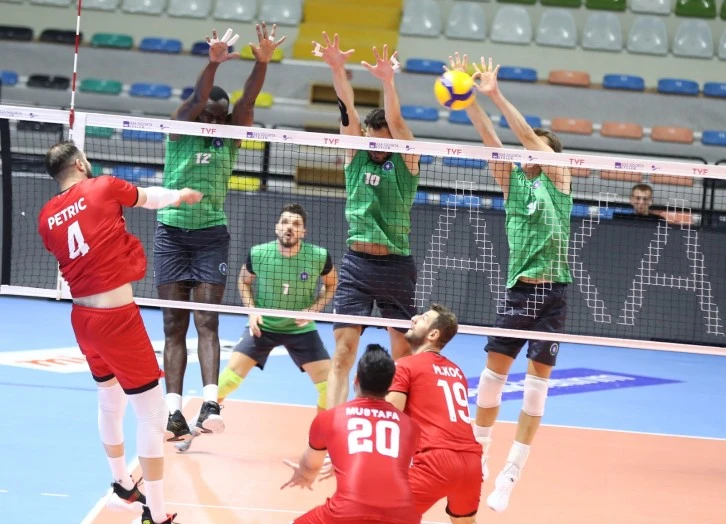 Bursa Büyükşehir Belediyespor TSYD Bursa Voleybol Turnuvası'na galibiyetle başladı