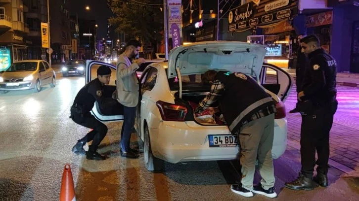 Bursa'da aranması olan çok sayıda şahıs yakalandı 