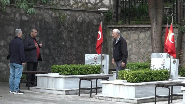 Bursa'da şehit ailelerinin ilk bayram ziyareti yine şehitlik oldu 