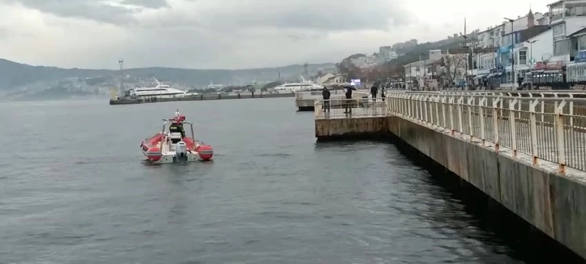 Bursa Mudanya'da balık tutarken denize düşen adam dalgıçlar tarafından aranıyor