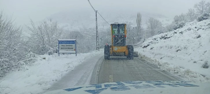 Bursa'nın 56 mahallesinde kar mesaisi