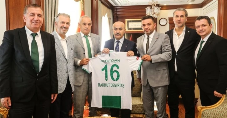 Bursaspor yönetimi, Vali Mahmut Demirtaş’ı ziyaret etti