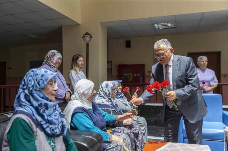 Büyükkılıç: "Dua kaynağı yaşlı çınarlarımızın Yaşlılara Saygı Haftasını kutluyorum"
