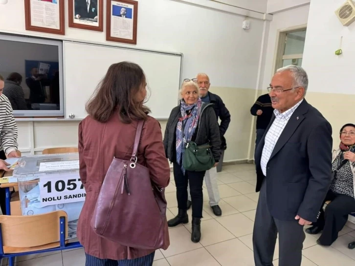 Büyükşehir Belediye Başkanı Güler, oyunu kullandı
