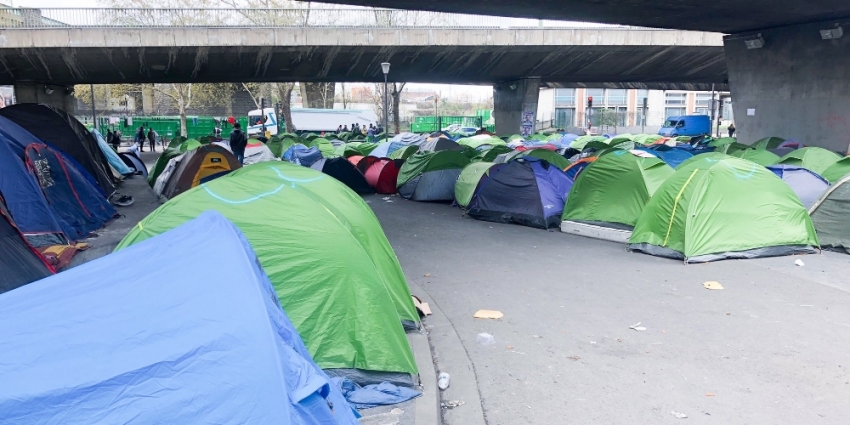 Paris’te insanlık dışı mülteci kampı tahliye edildi