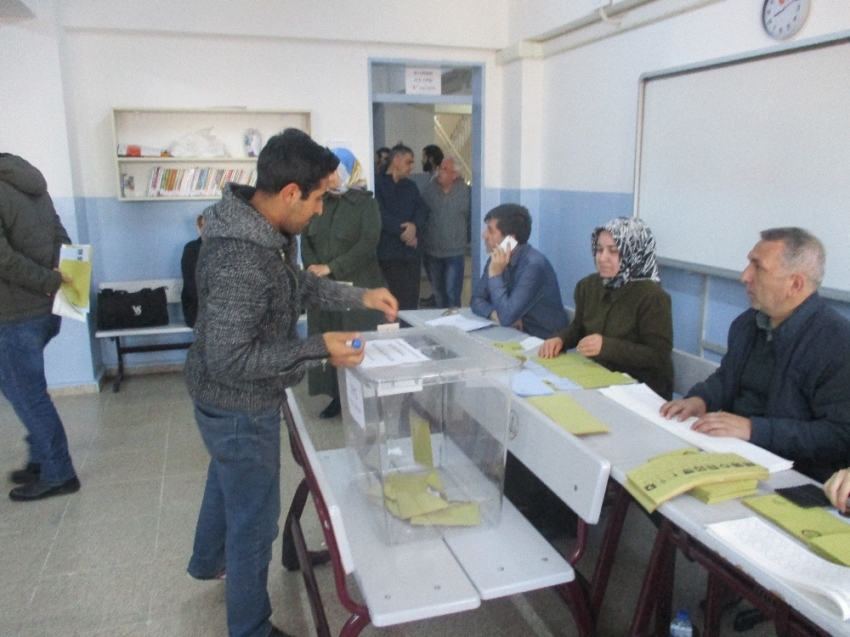 Ümraniye ve Ataşehir’de oylar yeniden sayılacak