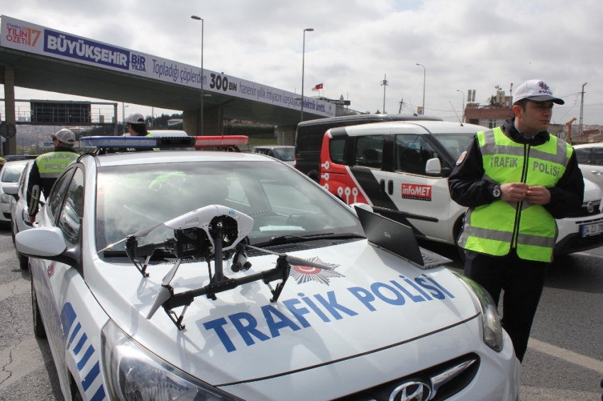 Drone ile yapılan trafik denetimi sürücülere göz açtırmıyor