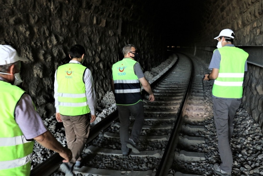 Demiryolu tünellerinde kot düşürme çalışmaları başladı