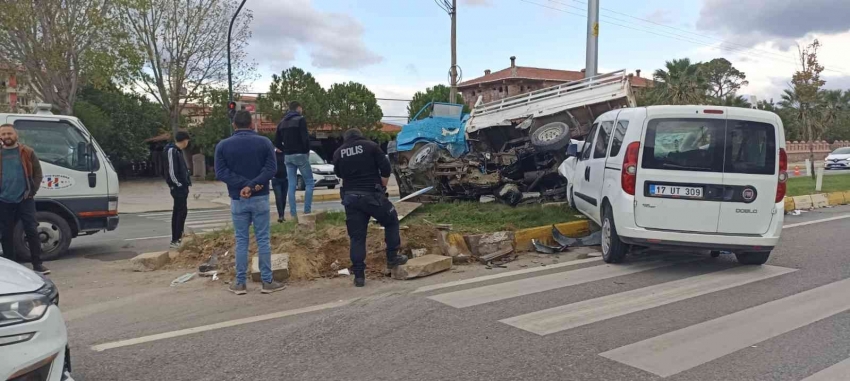 Trafik kazasında bir polis memuru ağır yaralı