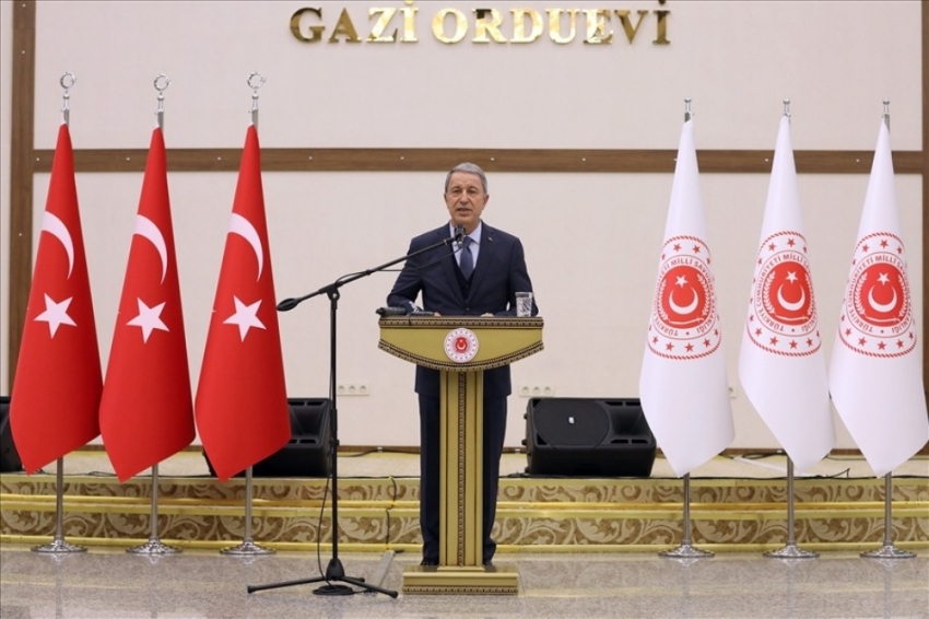 Bakan Akar şehit aileleriyle iftarda bir araya geldi