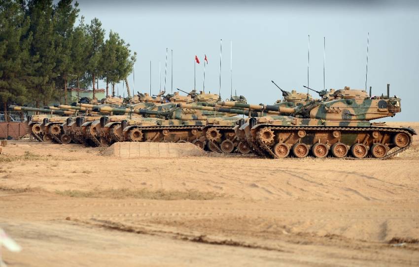 Türk tankları sınırın iki tarafında da kuş uçurtmuyor