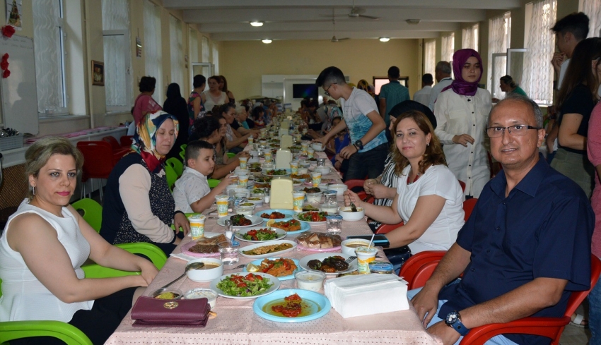 Çölyak hastaları glutensiz sofrada bir araya geldi