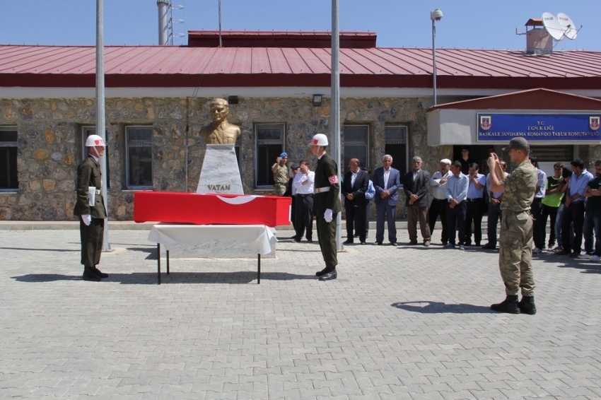 Şehit korucu son yolculuğuna uğurlandı