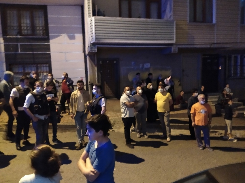  İstanbul'da gece yarısı 3 bina tahliye edildi