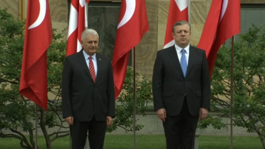 Yıldırım Gürcistan’da resmi törenle karşılandı