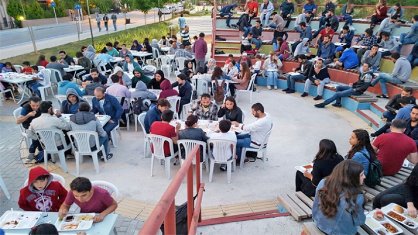 Karagöz Rotary Kulübü’nden her akşam 500 kişilik iftar