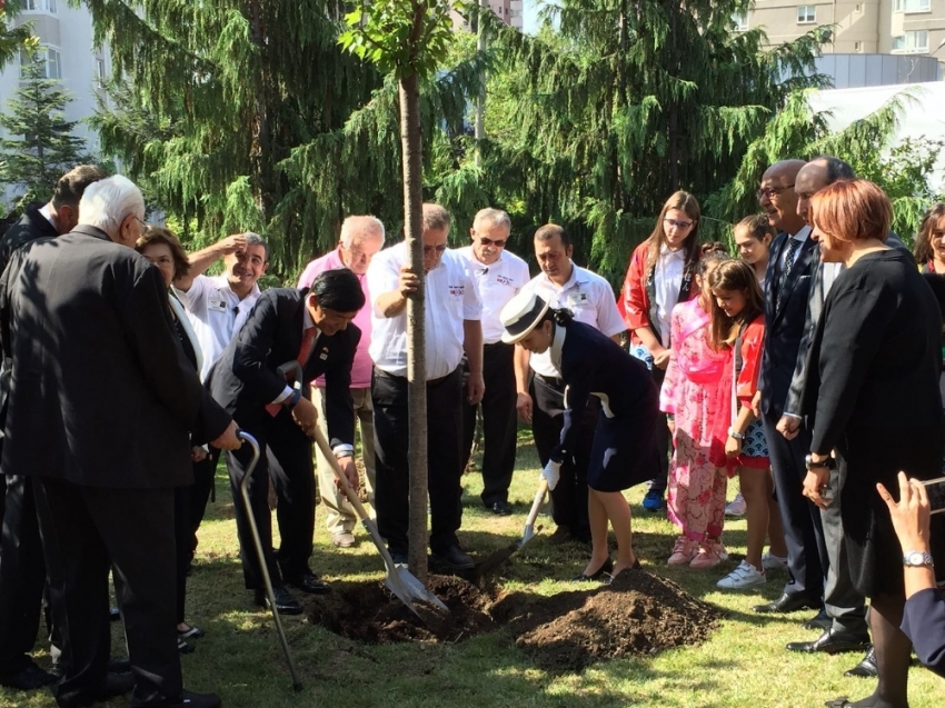 Japonya Prensesi Ankara’da ağaç dikti