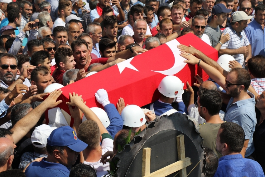 Zonguldak’ta şehidi on binler uğurladı