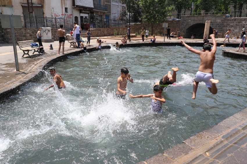 Diyarbakır’da aşırı sıcaklar bunalttı