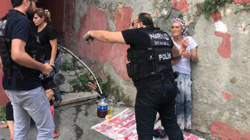 İstanbul’un ’Torbacı Nene’si kıskıvrak yakalandı