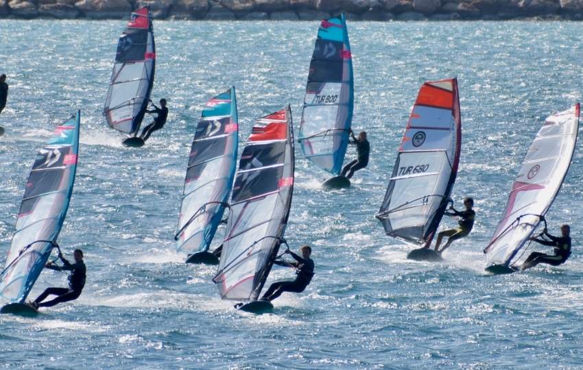 Windsurf Mücadelesi Çeşme’de başladı