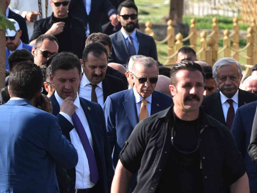 Cumhurbaşkanı Erdoğan’dan Selçuklu Mezarlığı ziyareti