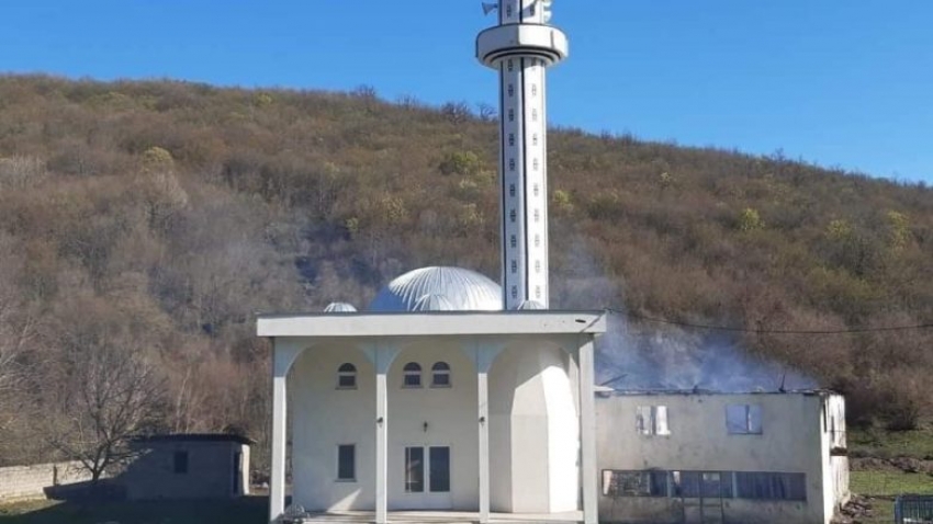 Kosova'da 450 yıllık cami kundaklandı