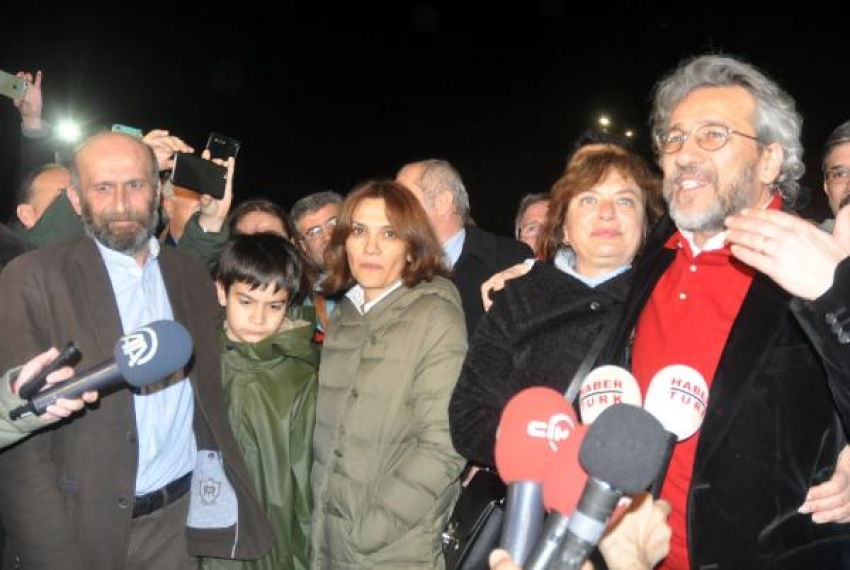 Can Dündar ve Erdem Gül Silivri Cezaevi'nden tahliye edildi