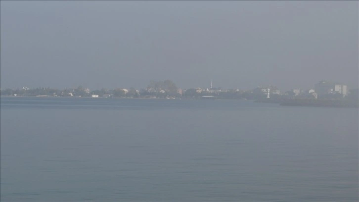 Çanakkale Boğazı sis nedeniyle transit gemilere kapatıldı