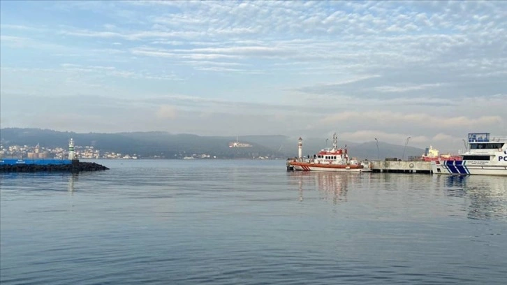 Çanakkale Boğazı'nda yoğun sis nedeniyle gemi trafiği durduruldu