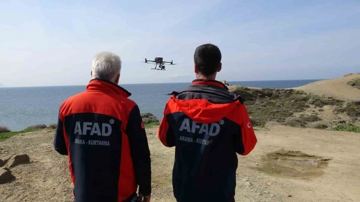 Çanakkale’de batan bottaki kayıp düzensiz göçmenler dron ile aranıyor
