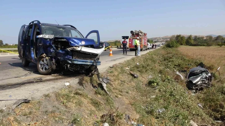 Çanakkale’de feci kaza: 2 ölü, 5 yaralı