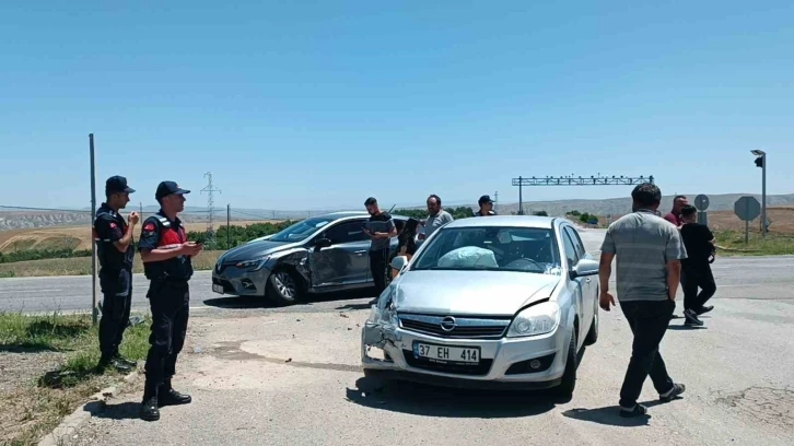 Çankırı’da iki otomobil çarpıştı: 1 yaralı
