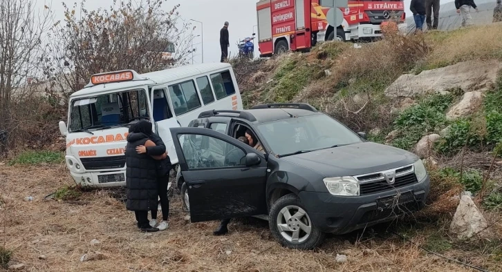 Çarpışan araçlar tarlaya uçtu