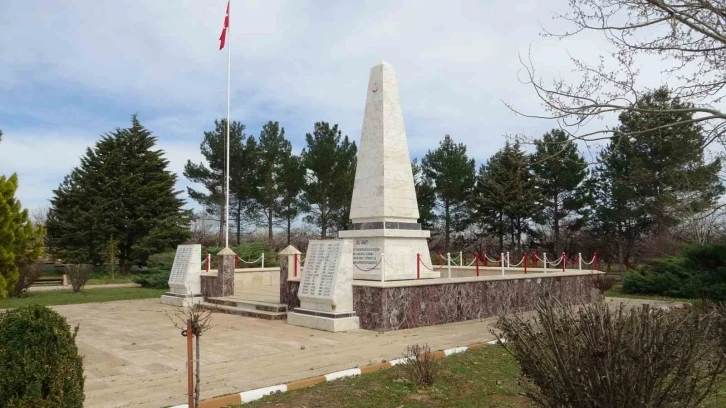 CASA Şehitlik Anıtı depremde dimdik ayakta kaldı
