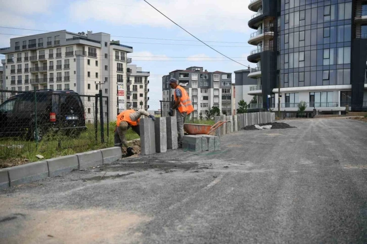 Çayırova’nın kaldırımları yenileniyor
