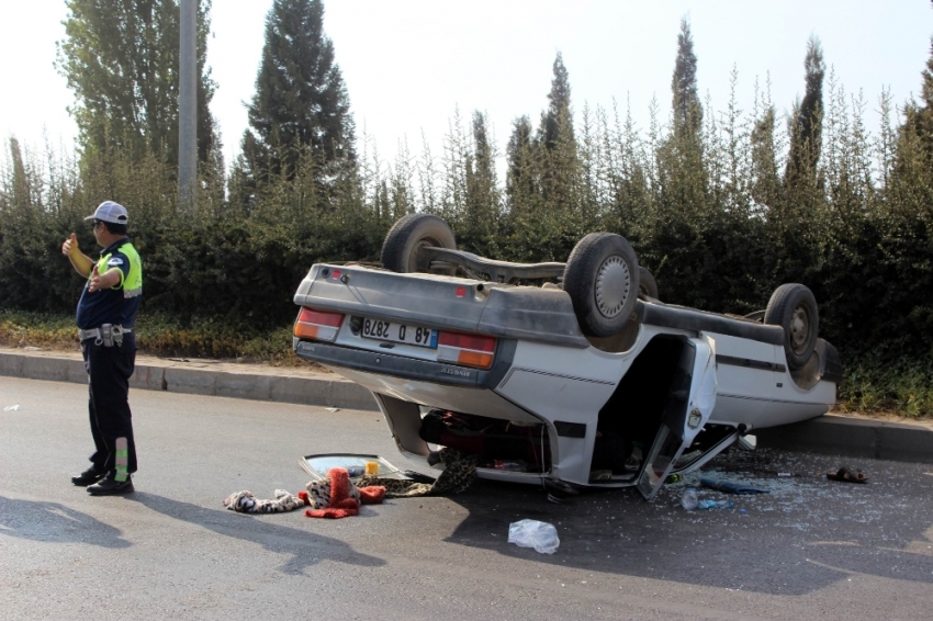 Otomobil takla attı: 3 yaralı