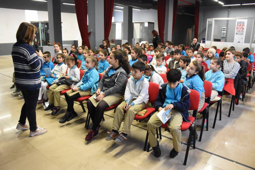 Bursa Göç Tarihi Müzesi, çocuklara kitap sevgisini aşılıyor