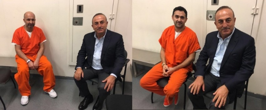 Çavuşoğlu, Türk tutukluları ziyaret etti