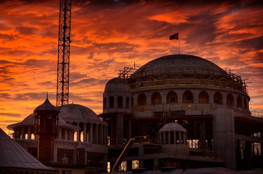 Taksim Camii’nde gün batımı