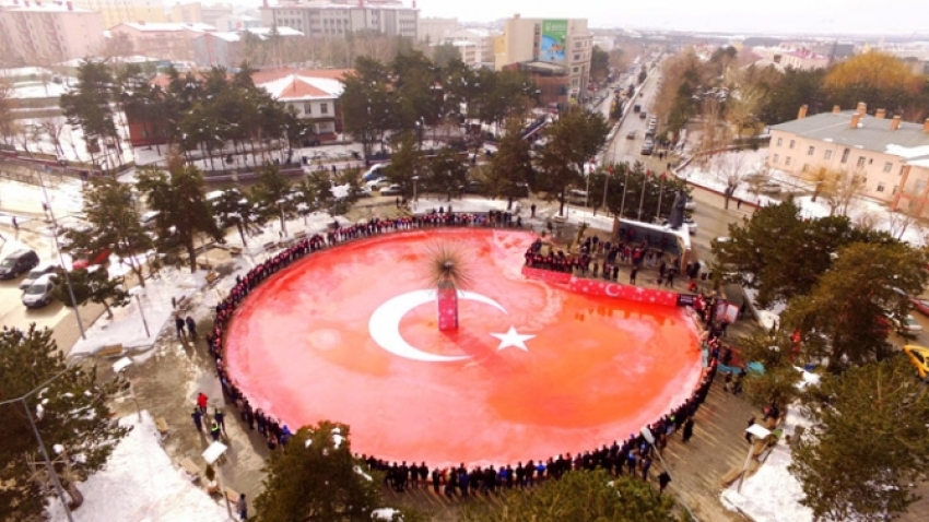 Erzurum'da havuz donunca...