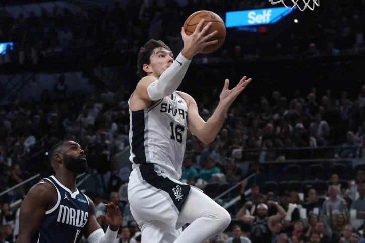 Cedi Osman’lı San Antonio, Dallas’a mağlup oldu
